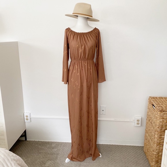 ✨ Flynn Skye Genevive Maxi Dress Gold Rush - Picture 2 of 10